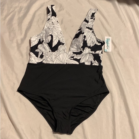 Kohl's Swim Nwt Freshwater One Piece Swimsuit Sz Xl Poshmark